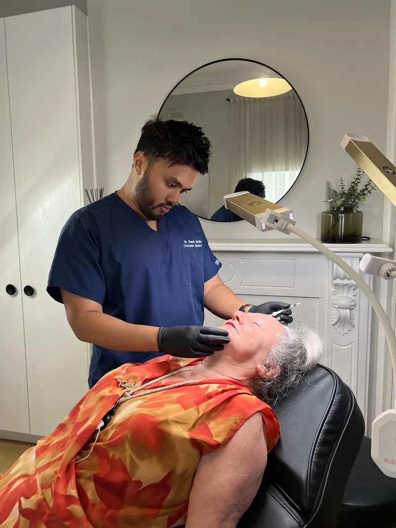 Dr Rakib Uddin performing an ultrasound-guided treatment